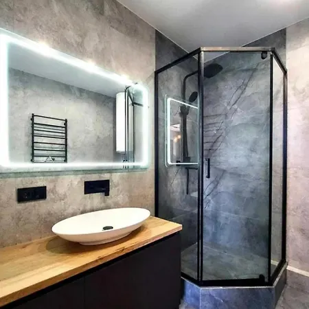 Apartment Apartments: Metro-adjacent With Triple Mall Access Kyiv